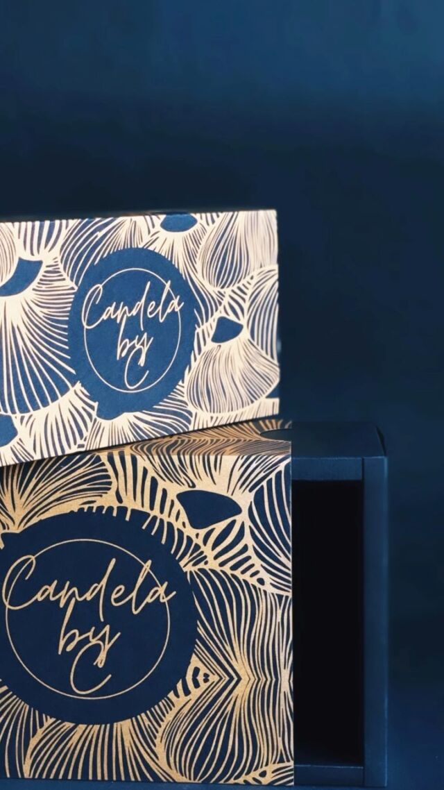 Out of the ordinary with #dabbafactory ✨

Order custom packaging today 🙏🏻
-
-
#packaging #giftboxes #boxes #packagingdesign #packagingideas #packagingorders #userboxes