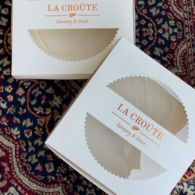 Sweet & savory @lacroute_india 
Firm & reliable #dabbafactory ✨
-
-
#boxes #packaging #packagingdesign #packagingideas #giftboxes